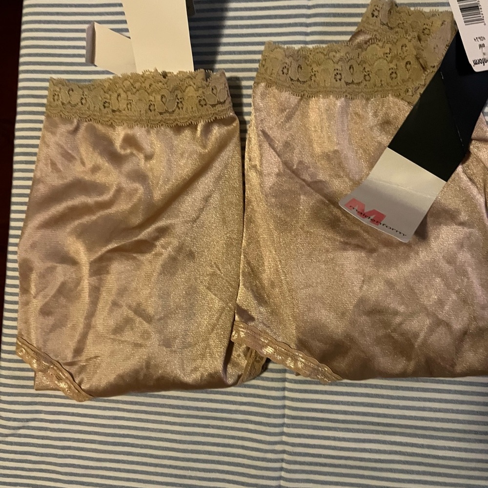 👍(2) Maidenform Women's Tan Nylon  Satin Panties with Lace Trim